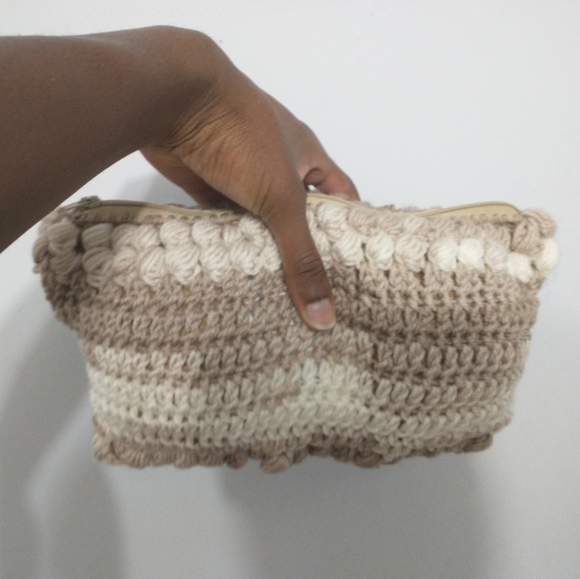 Crochet Ombre Clutch Handbag with Zipper - Picture 4 of 7